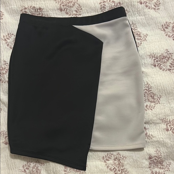 Charlotte Russe Dresses & Skirts - Charlotte Russe Black and White Colorblock Asymmetric Mini Skirt